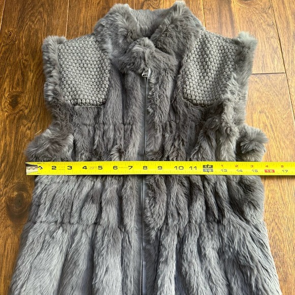 Linda Richards Luxury rabbit fur reversible vest size medium - Picture 10 of 11